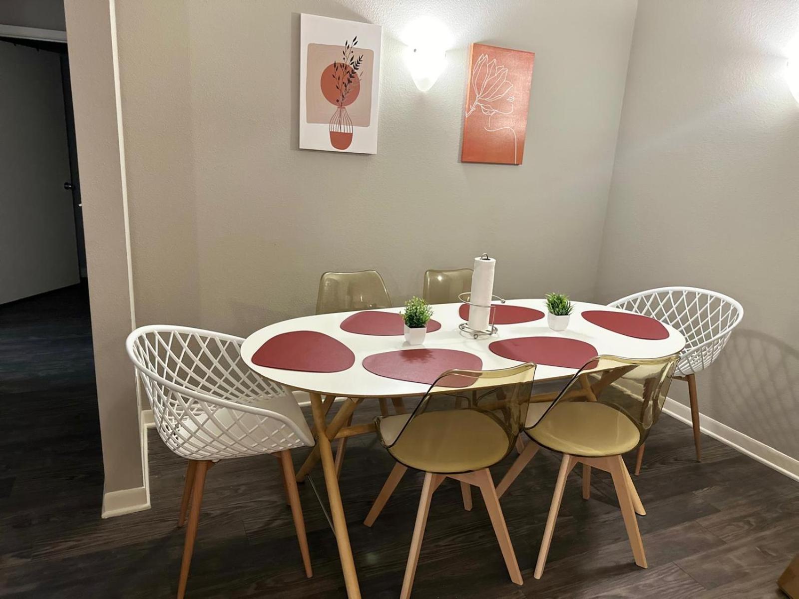 Apartment Spacious 1400sf 3bed 2bath *